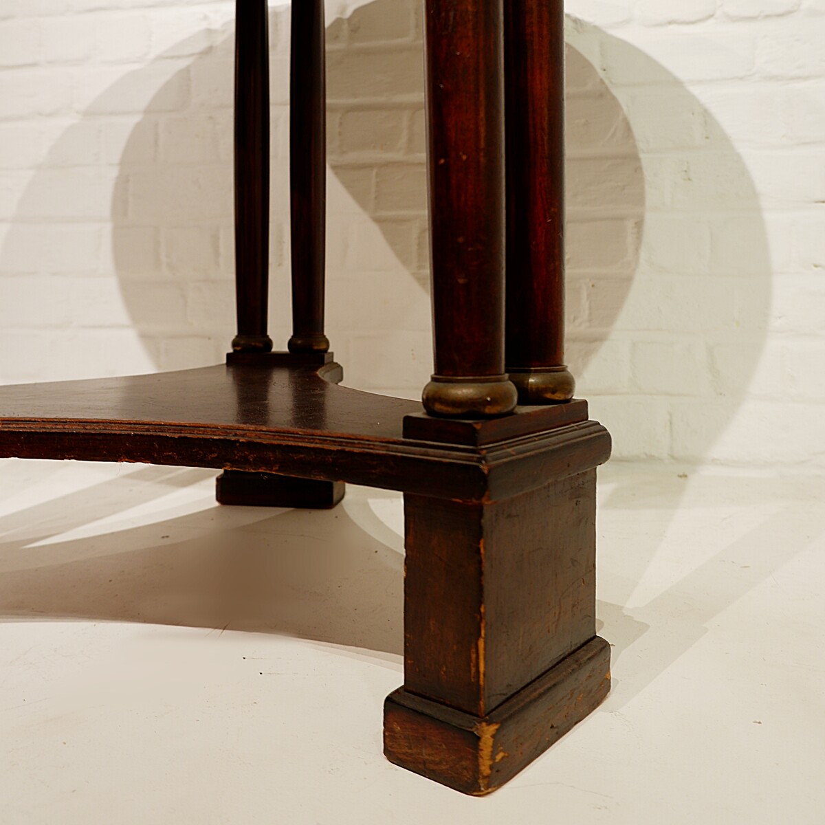 Mahogany tripod Pedestal table 