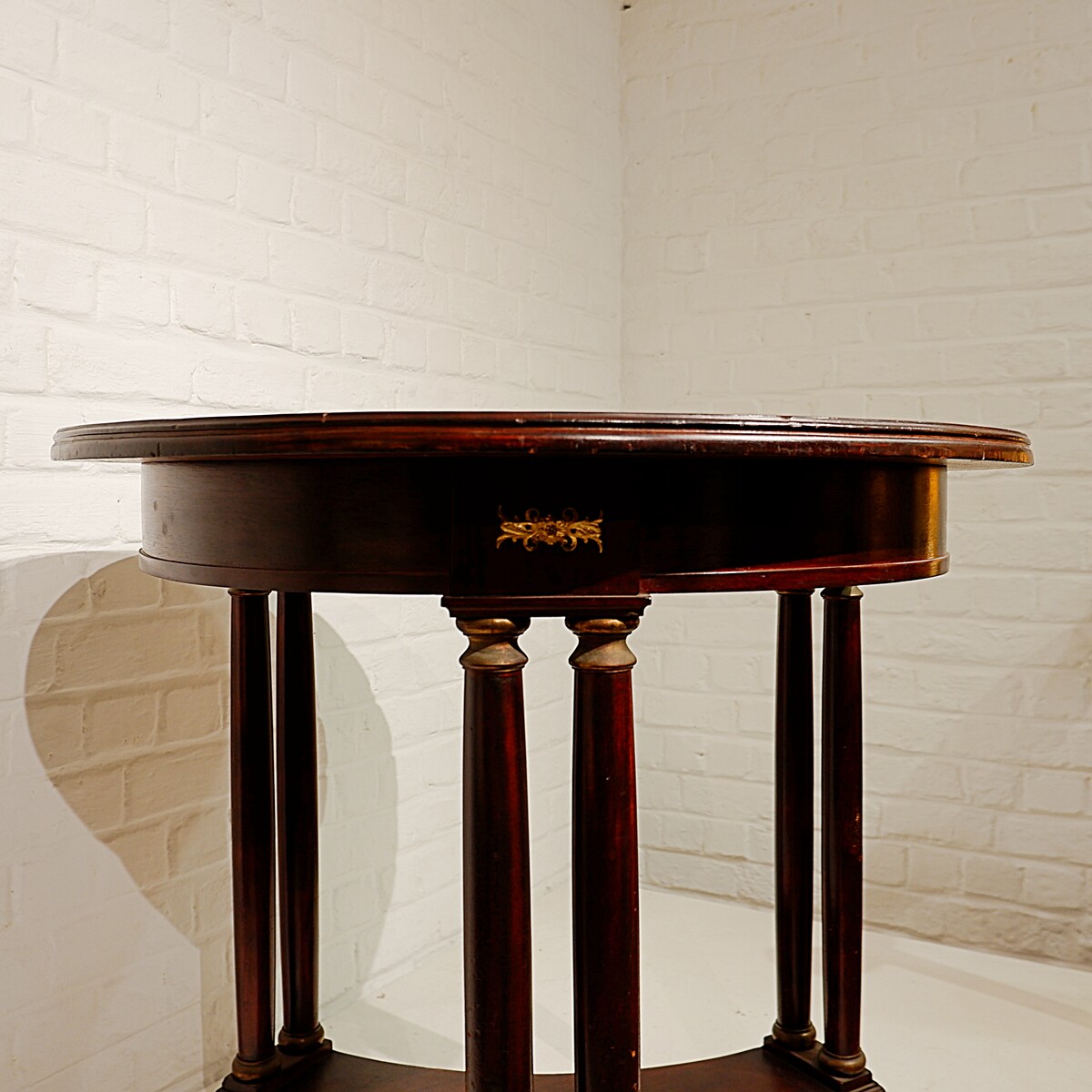 Mahogany tripod Pedestal table 