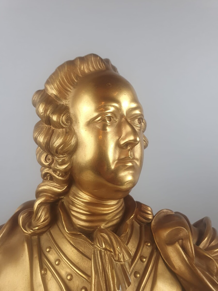 Maison Millet in Paris, pair of gilt bronze busts
