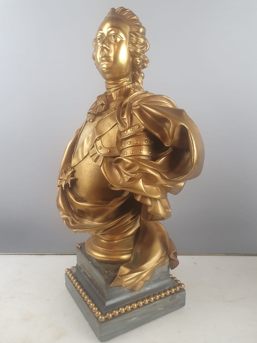 Maison Millet in Paris, pair of gilt bronze busts