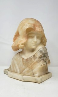 Marble and alabaster bust representing a young girl