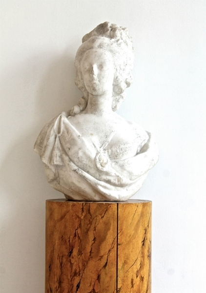 Marble bust of Marie Antoinette
