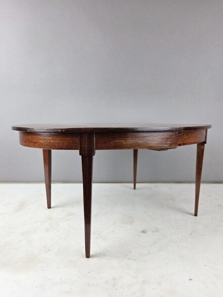 Masterful dining room table