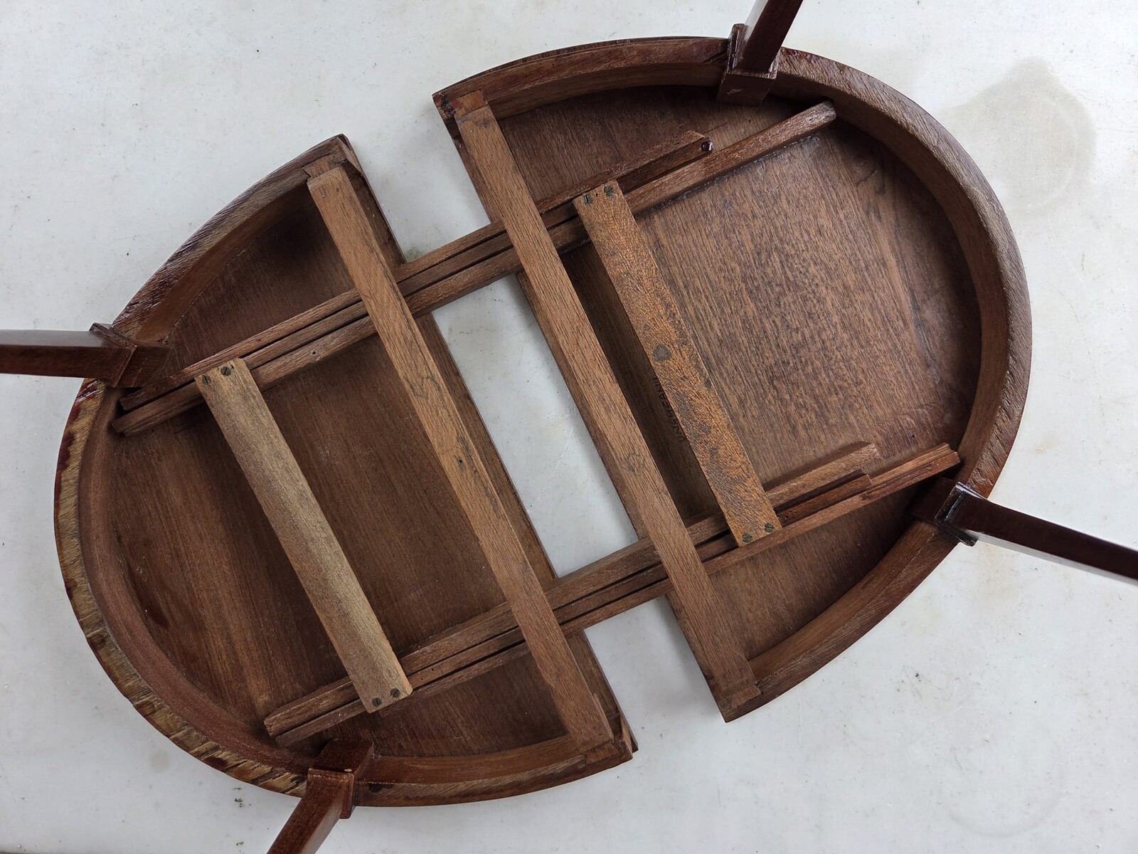 Masterful dining room table