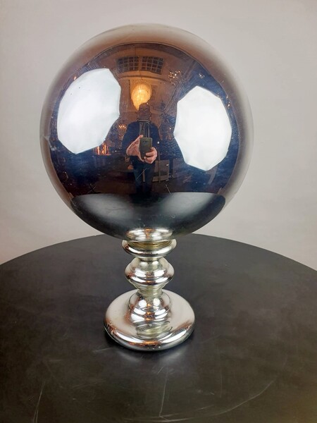 Mercury and silver glass ball