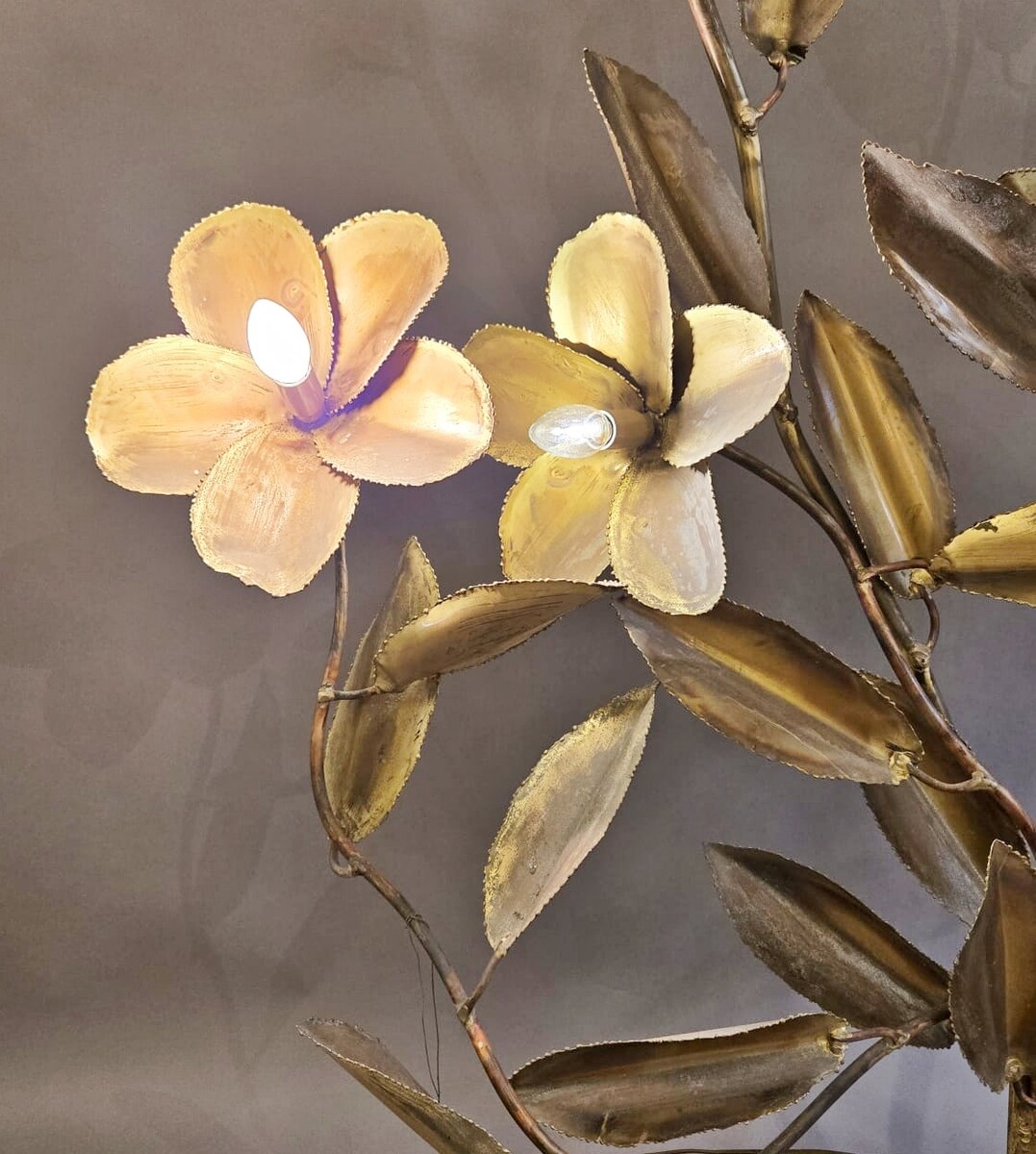 Metal floor lamp decorated with lotus flowers