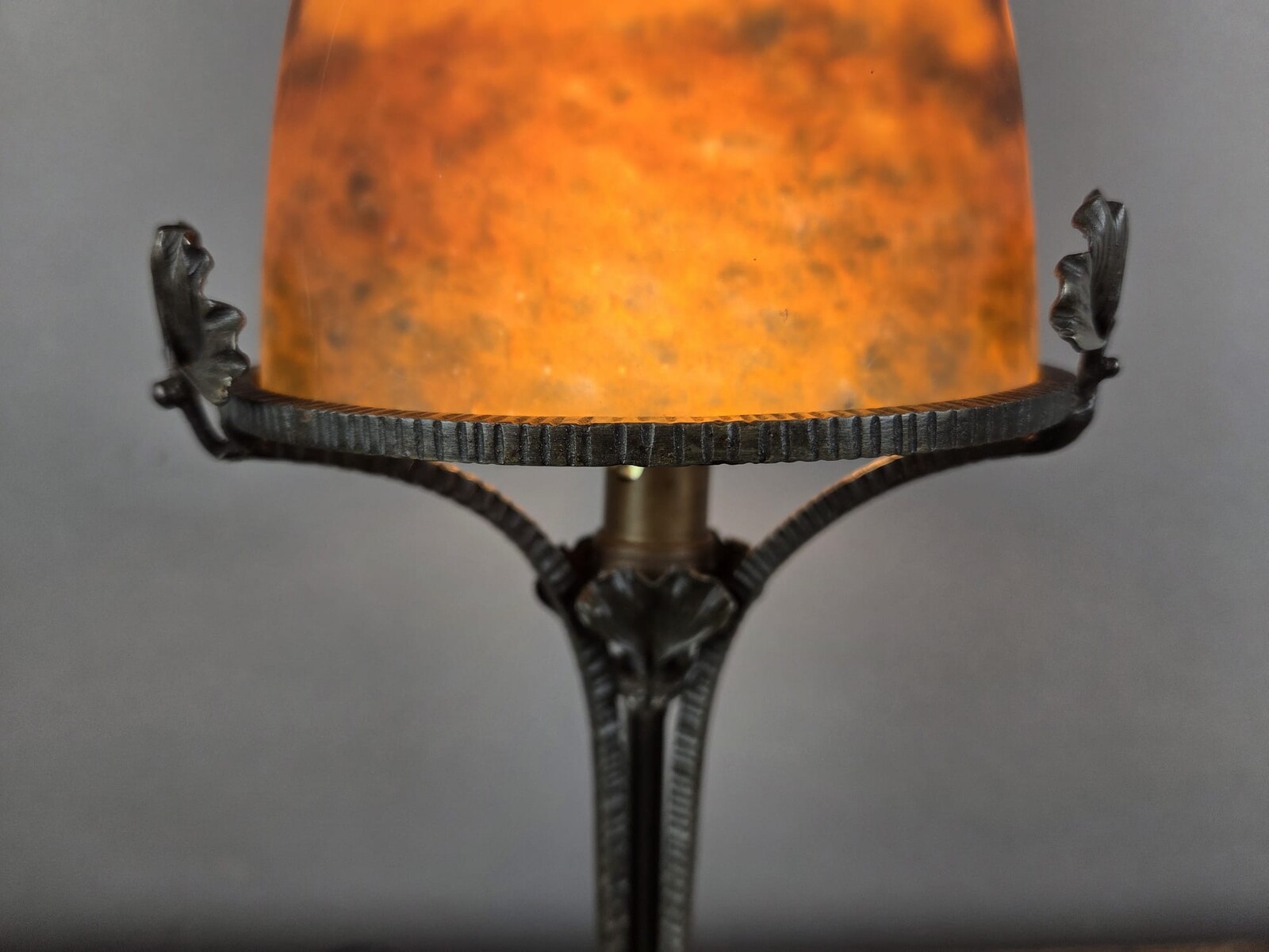 Miller Frères Lunéville, Glass paste lamp with wrought iron frame