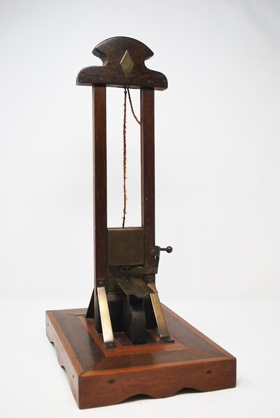 Miniature guillotine, mastery work