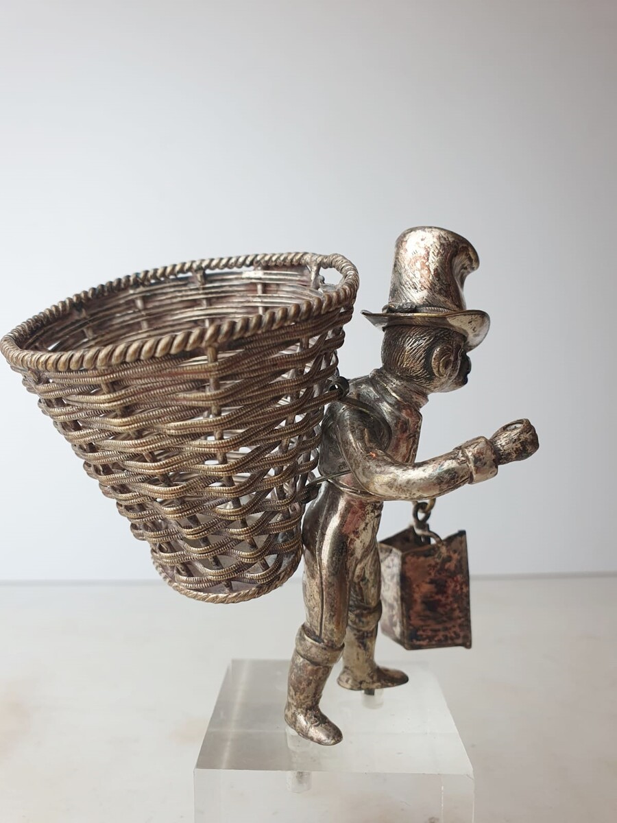 Monkey with bronze basket