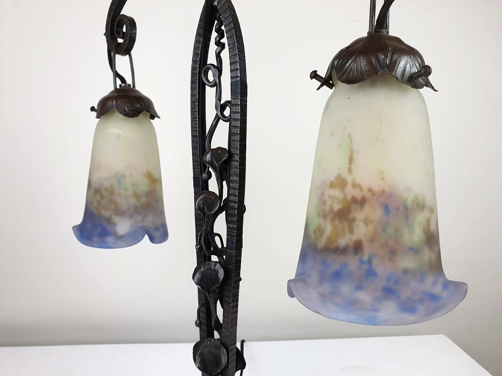 Muller Frères, wrought iron lamp and glass paste tulip