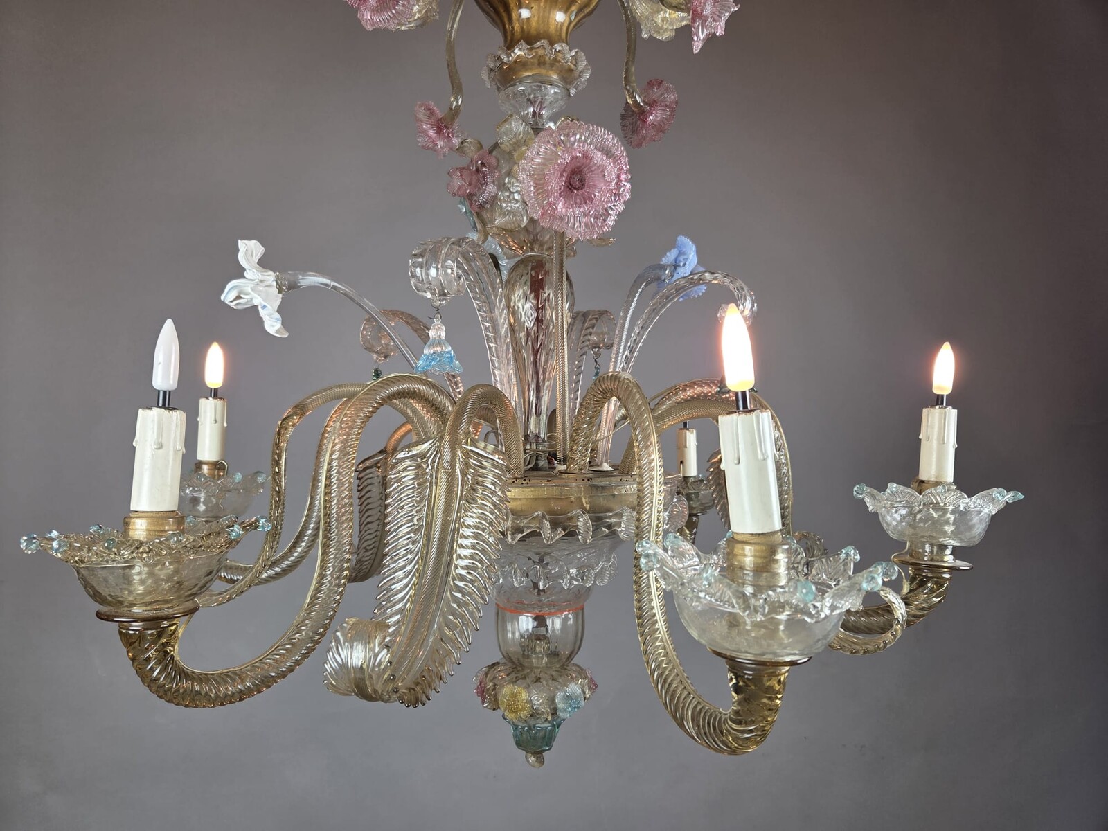 Multicolored Murano chandelier, late 19th–early 20th century (a few chips)