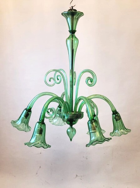 Murano chandelier with 6 arms of light - one arm needs to be reattached