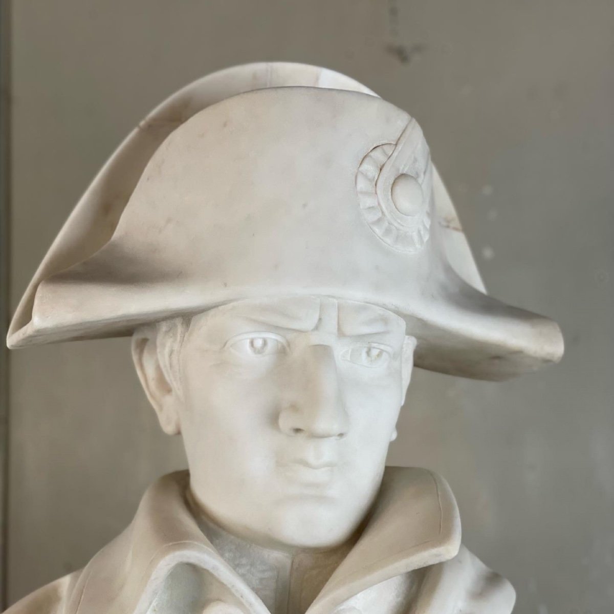 Napoleon I, Carrara Marble Bust, 19th Century - Damage to the back of the hat