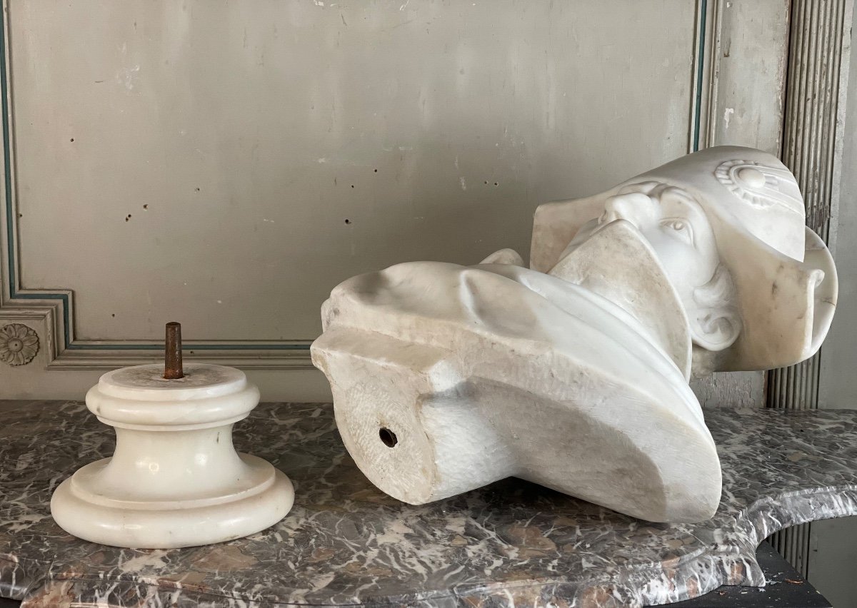 Napoleon I, Carrara Marble Bust, 19th Century - Damage to the back of the hat