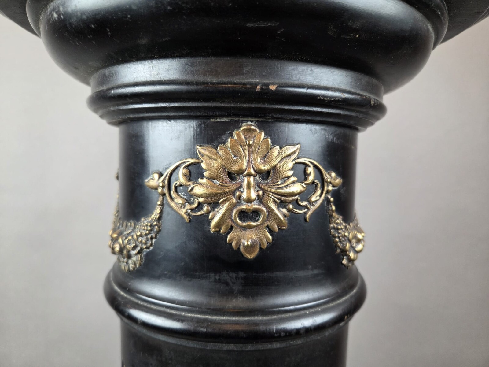 Napoleon III column in black polywood, late 19th century