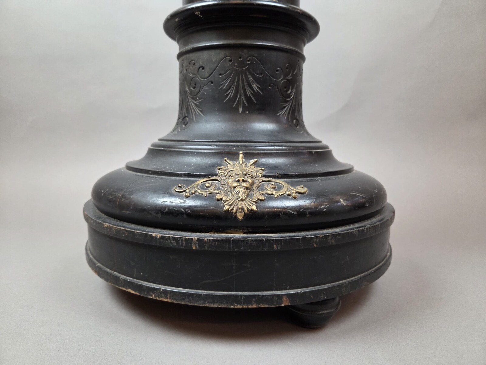 Napoleon III column in black polywood, late 19th century