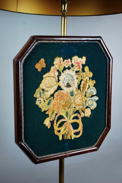 Napoleon III lamp with embroidered firewall