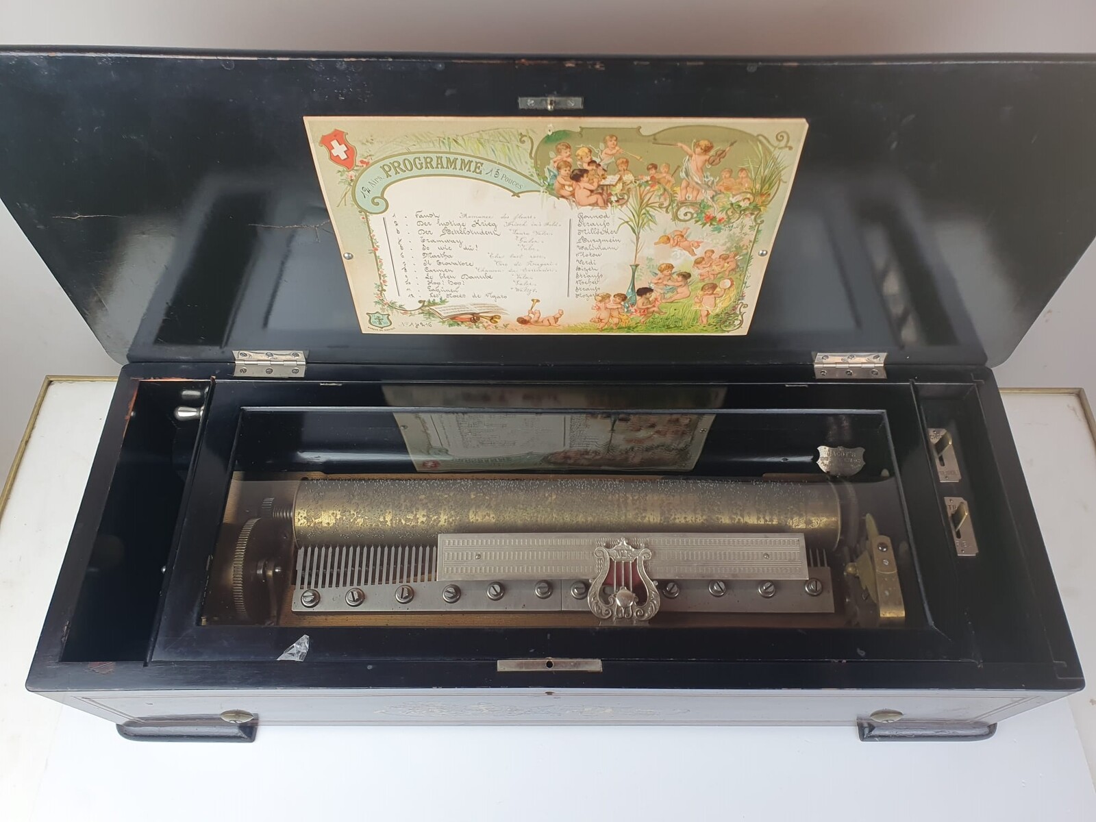 Napoleon III music box, Swiss movement in working condition.
