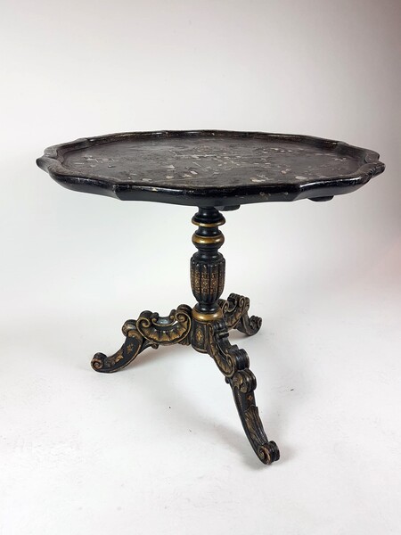 Napoleon III pedestal table