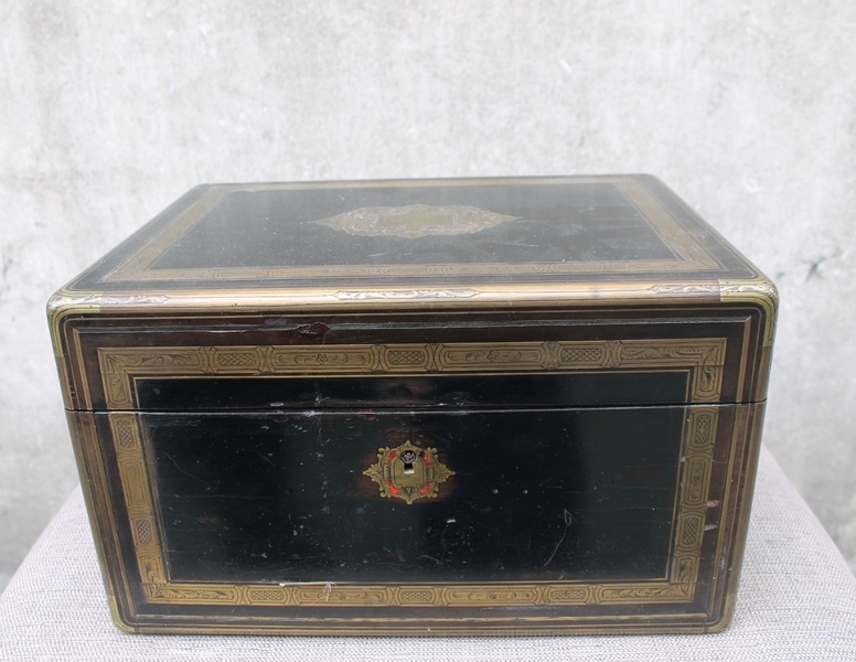 Napoleon III travel toiletry box