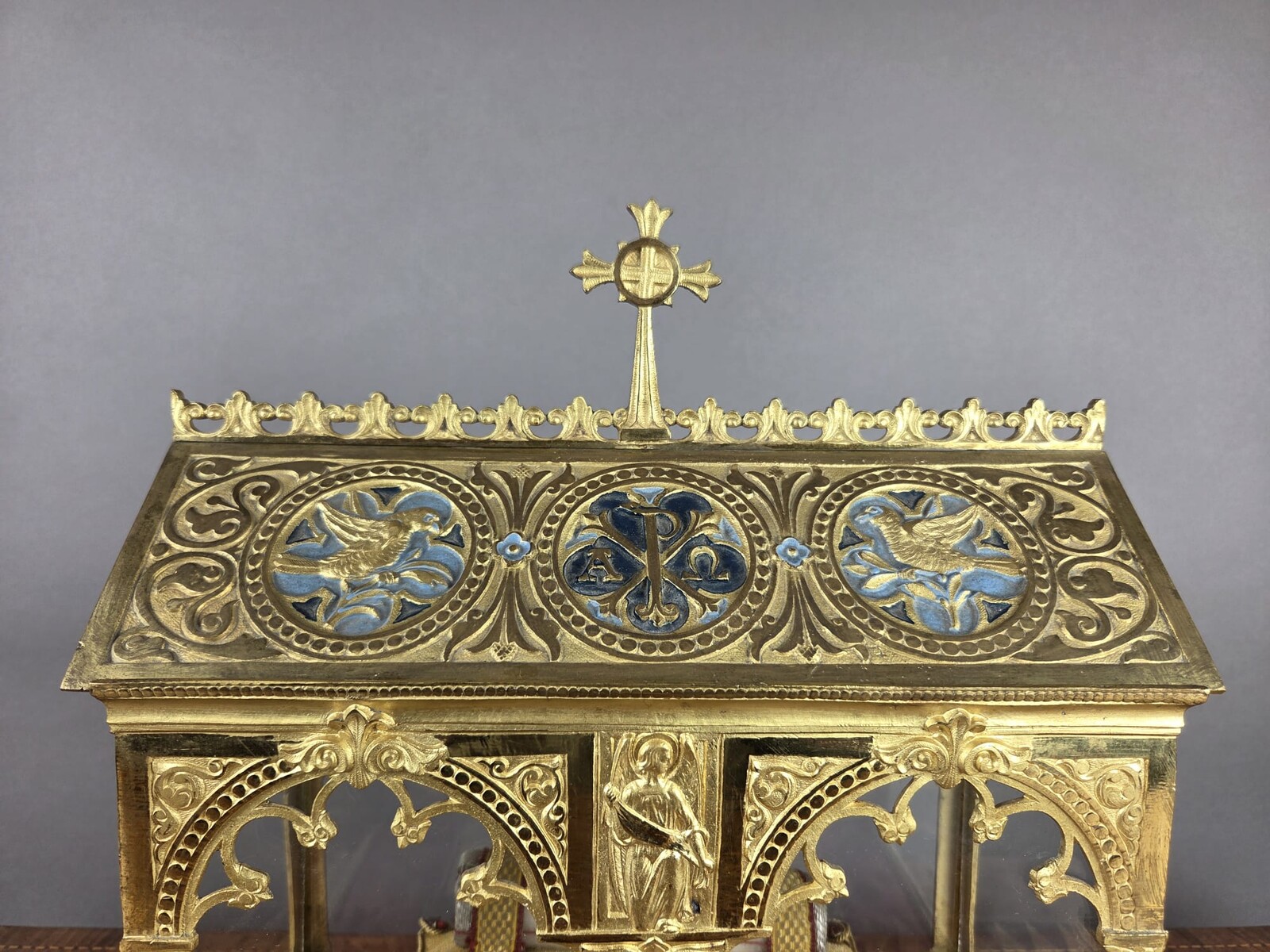 Neogothic reliquary casket in gilded bronze