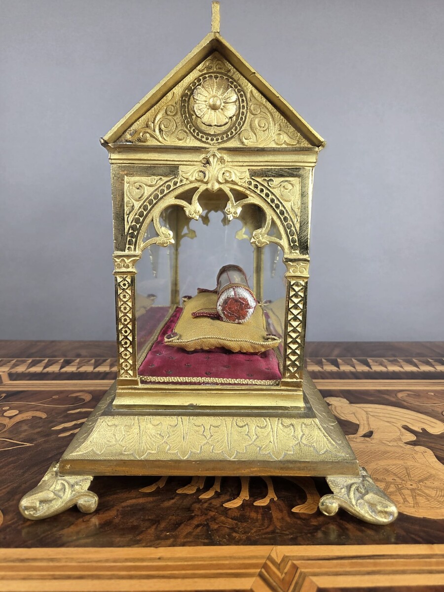Neogothic reliquary casket in gilded bronze