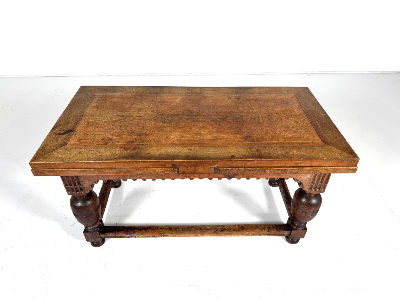 Oak dining table, Germany, 18th century