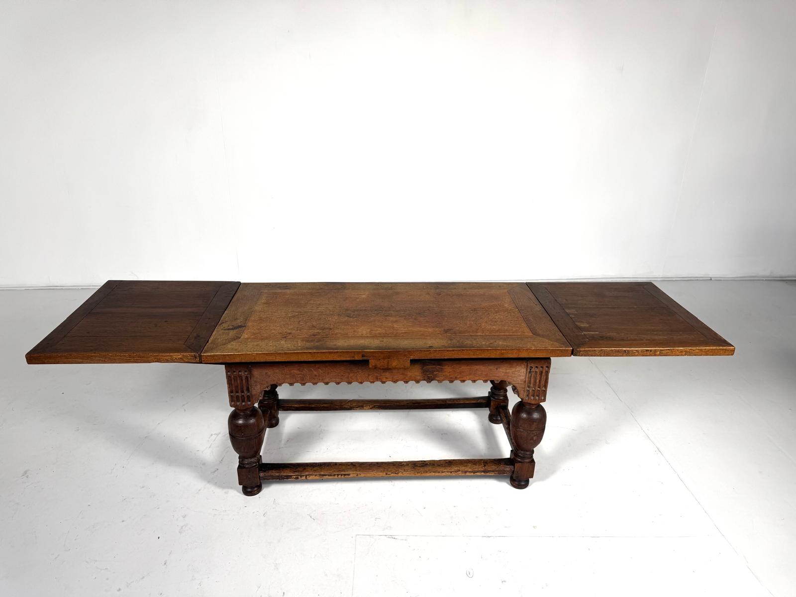 Oak dining table, Germany, 18th century