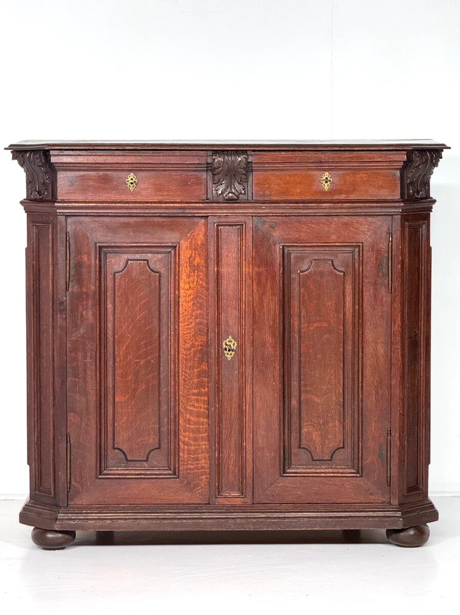 Oak sideboard, 18th
