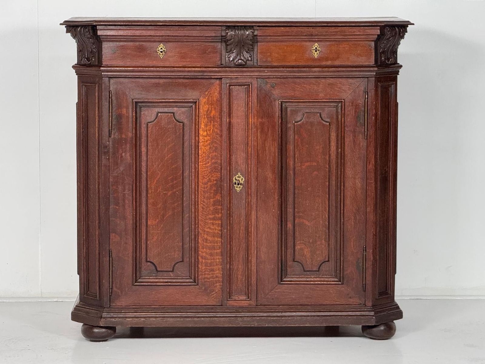 Oak sideboard, 18th