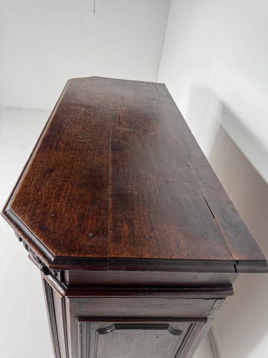 Oak sideboard, 18th