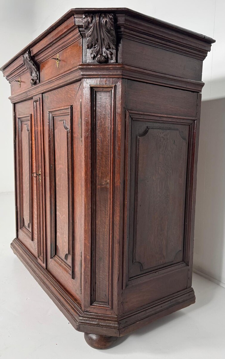 Oak sideboard, 18th