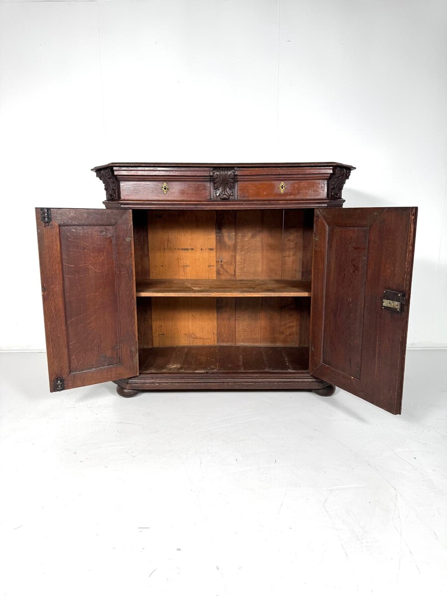 Oak sideboard, 18th