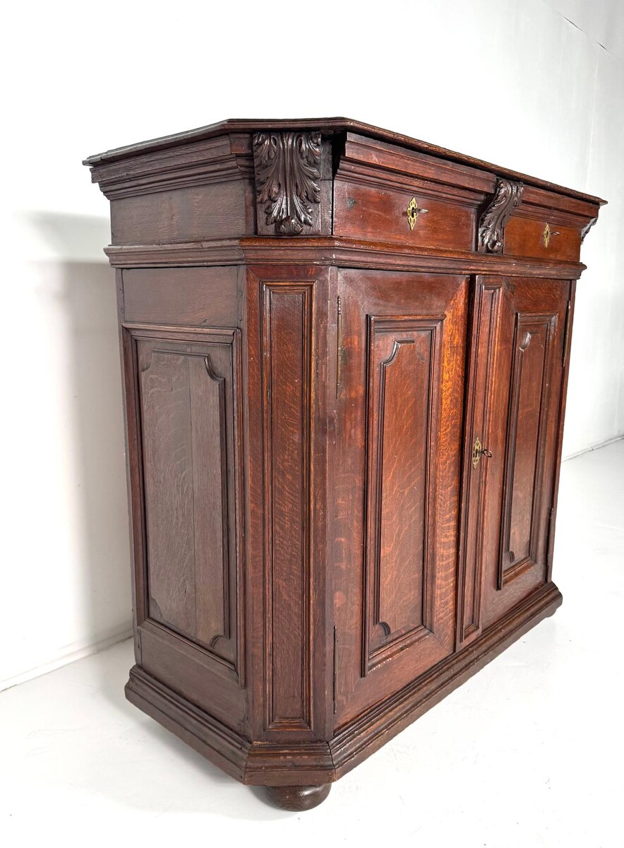 Oak sideboard, 18th