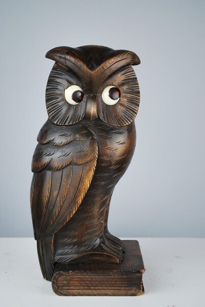 Owl Clock, eyes giving the time, circa 1930