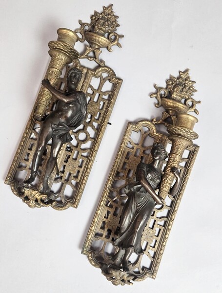 Pair of bronze and gilt brass wall sconces – Empire style, early 20th century