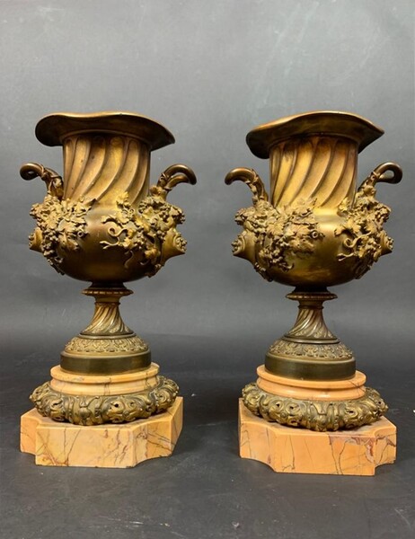 Pair of bronze cassolettes - Skyros marble Decor of vine leaves and grapes - heads of Bacchus