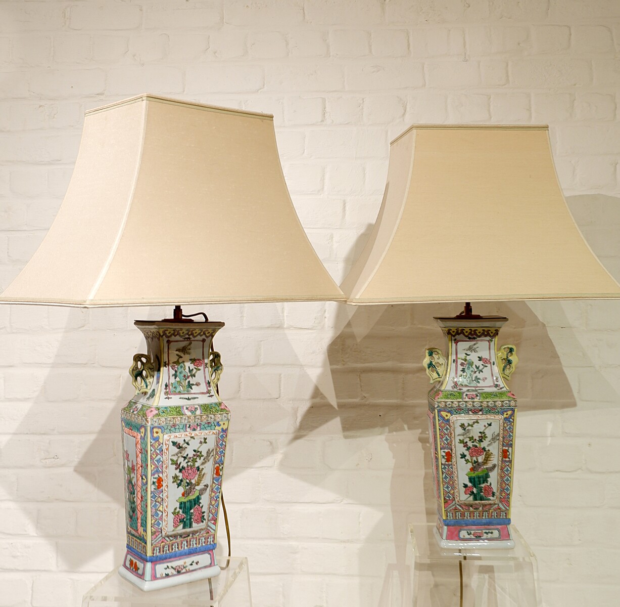 Pair of Chinese porcelain lamps, early 20th