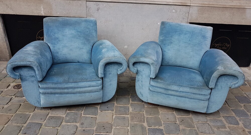 Pair of important club armchairs, circa 1940