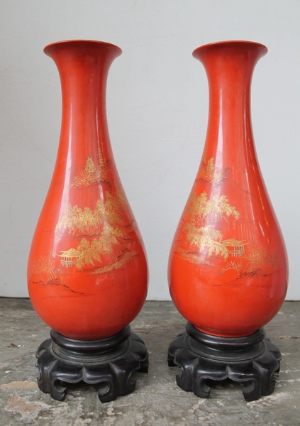 Pair of japanese lacquered vases, 1900