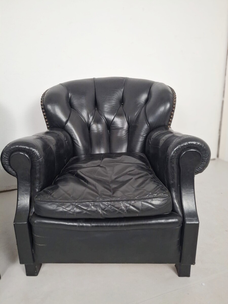 Pair of leather clubs