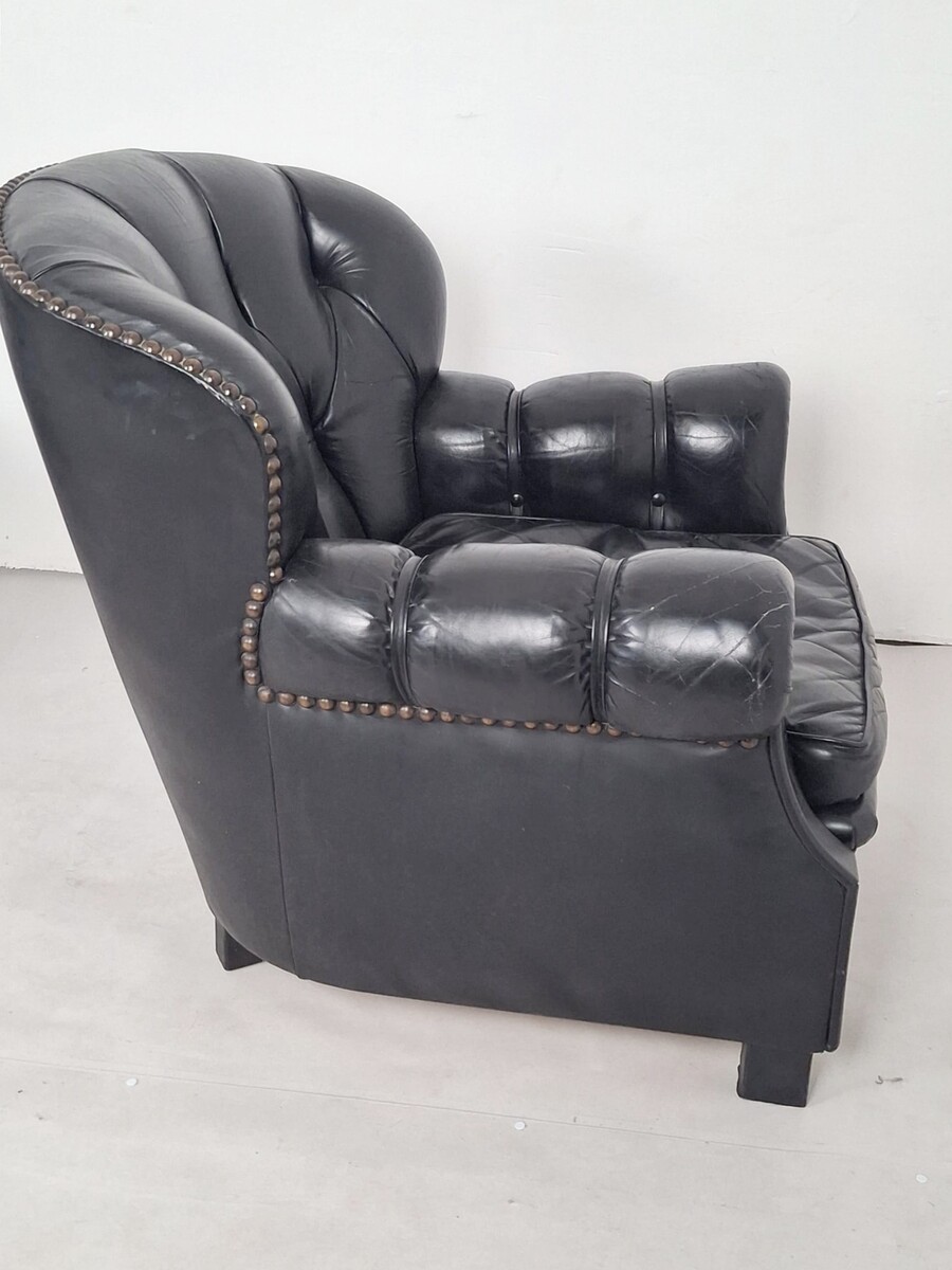 Pair of leather clubs