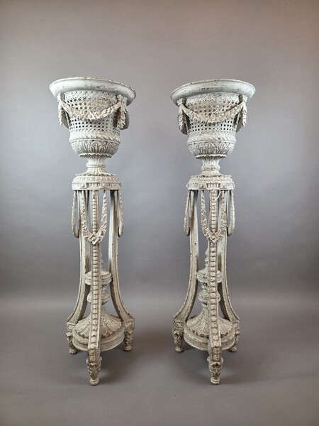 Pair of Louis XVI style planters, in patinated wood, early 20th century