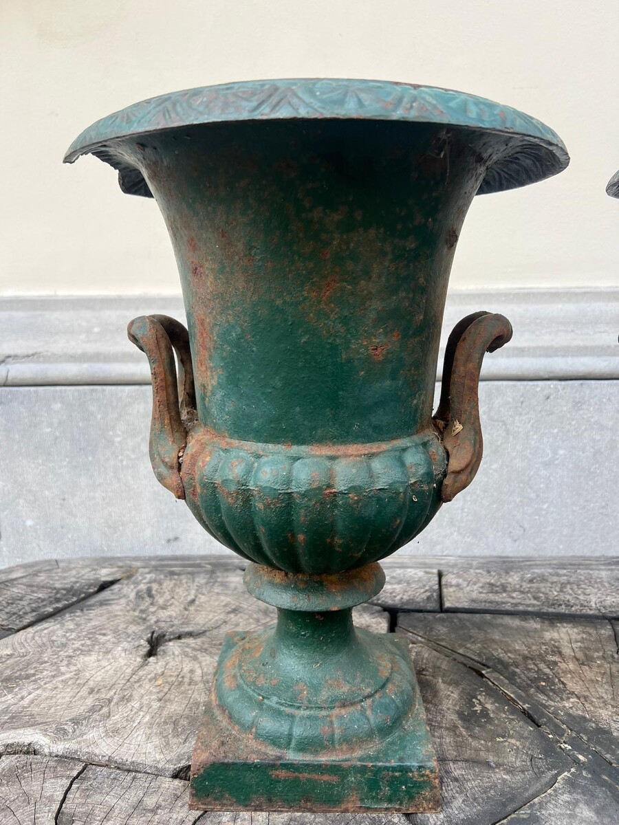 Pair of Medici basins in green lacquered cast iron, 20th