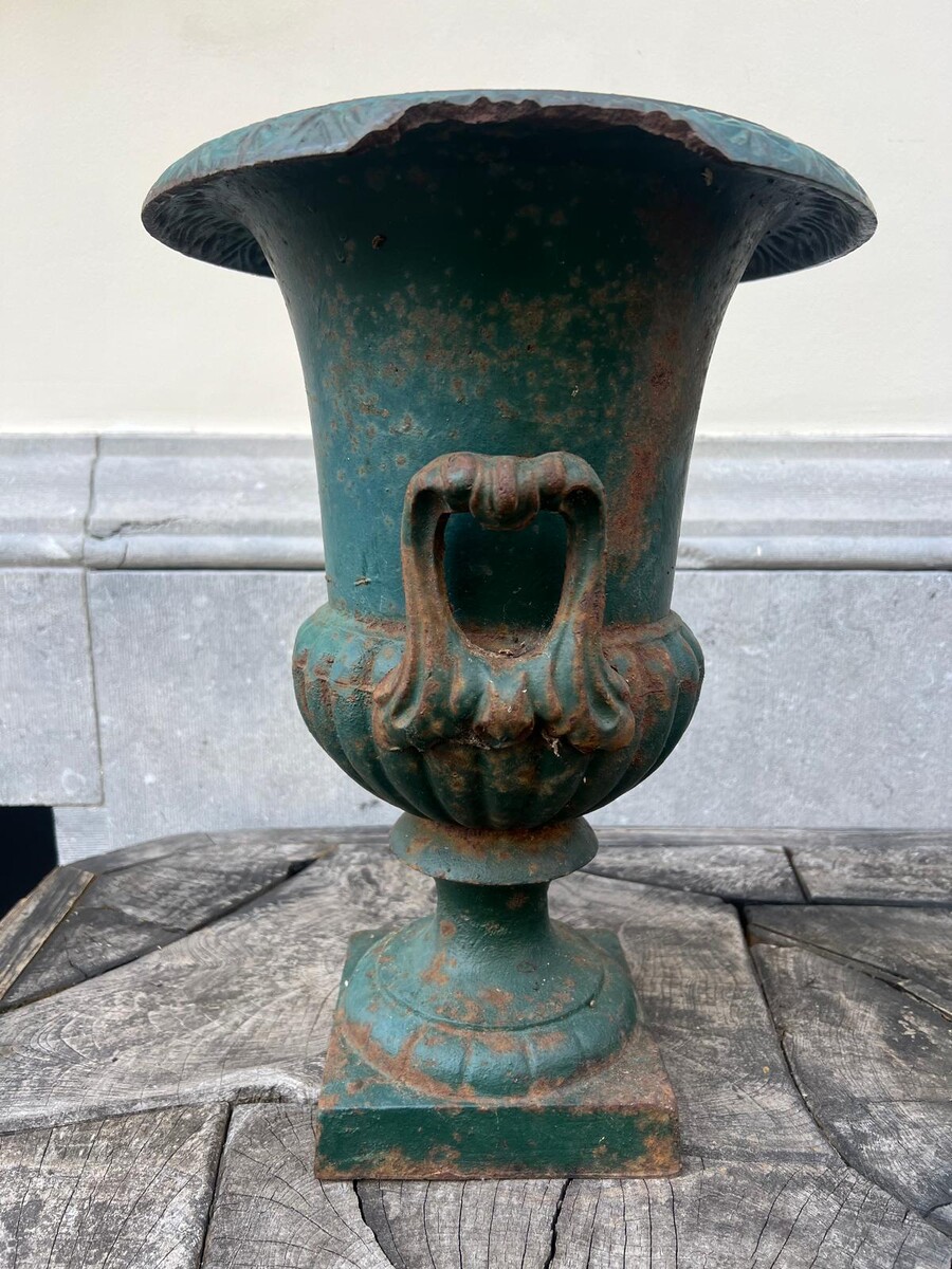 Pair of Medici basins in green lacquered cast iron, 20th