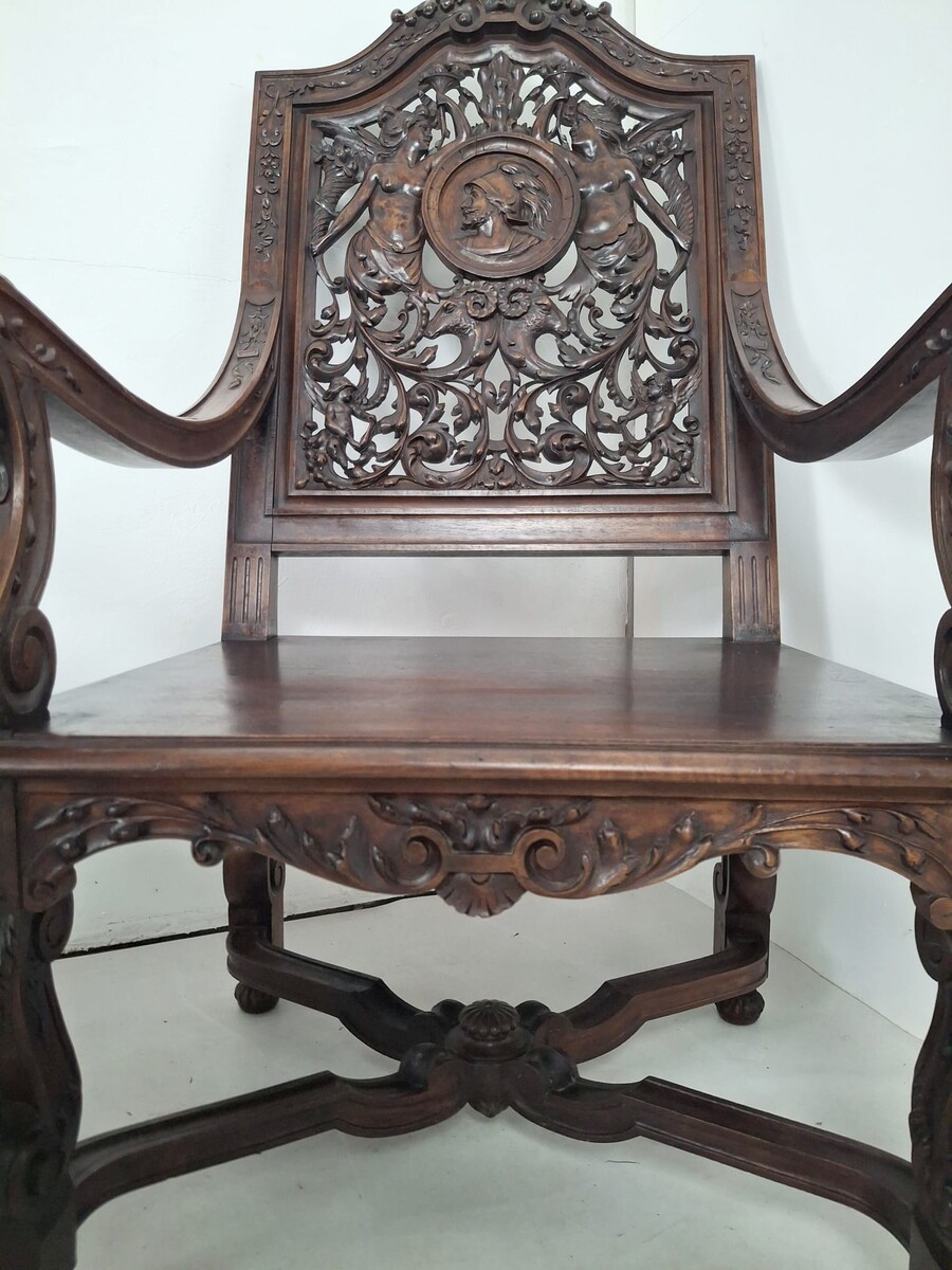 Pair of Renaissance armchairs, 19th century