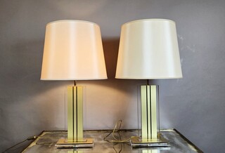 Pair of table lamps in lucite and gilded brass, 1970