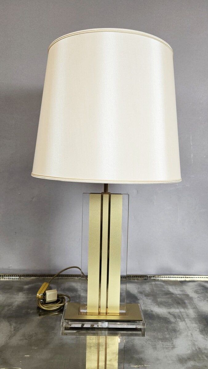 Pair of table lamps in lucite and gilded brass, 1970