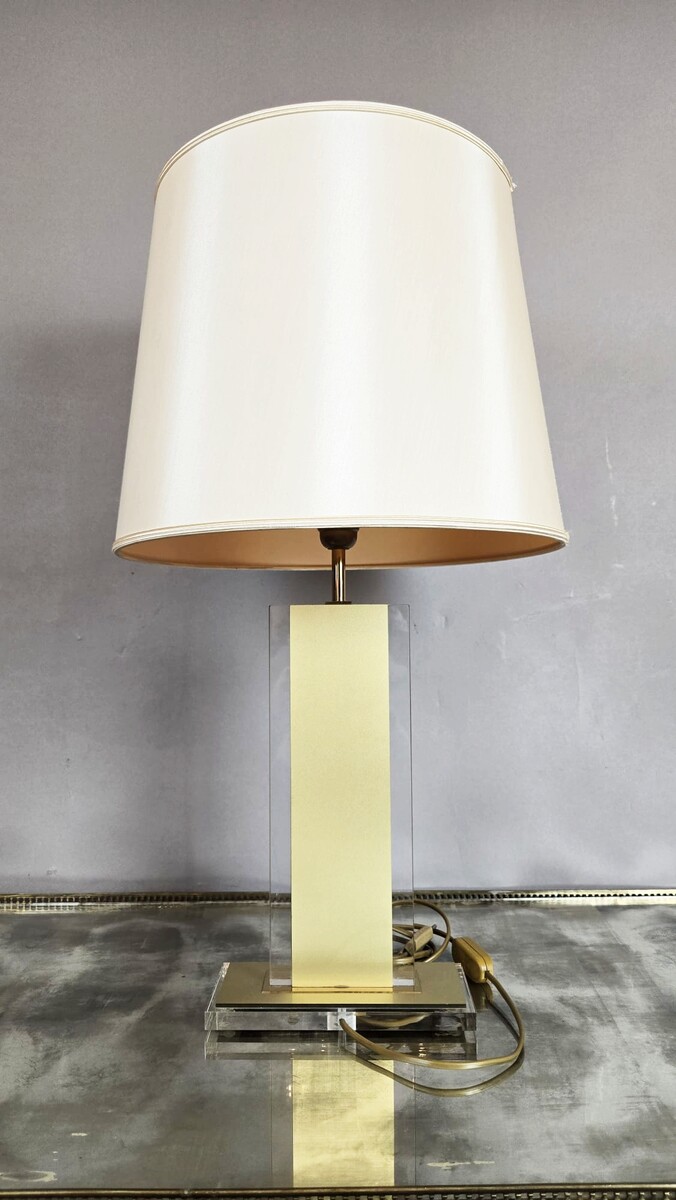 Pair of table lamps in lucite and gilded brass, 1970