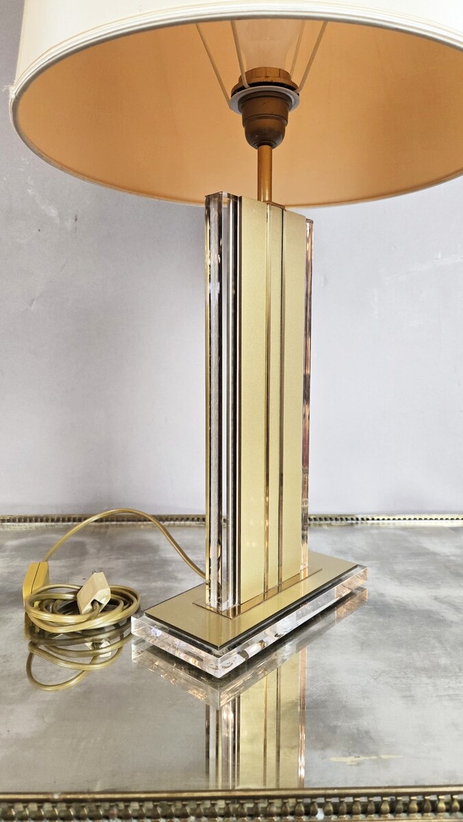 Pair of table lamps in lucite and gilded brass, 1970